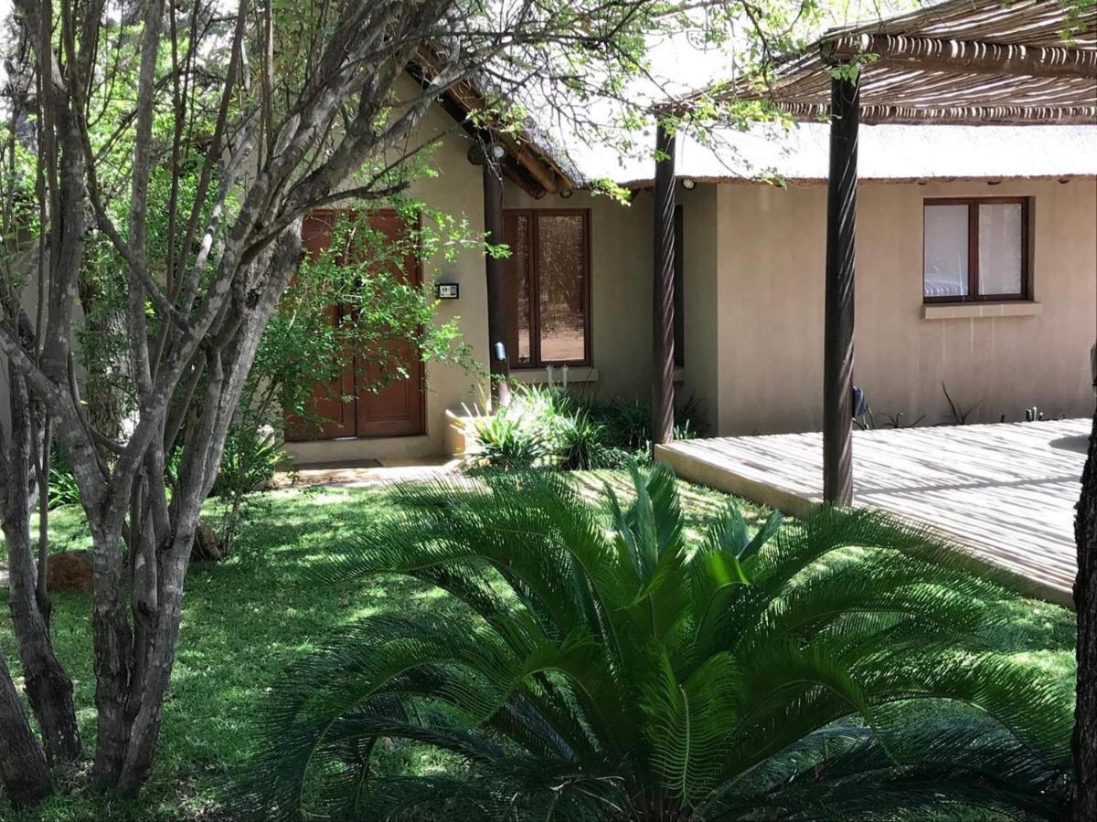 11 Raptors Lodge Hoedspruit Bagian luar foto