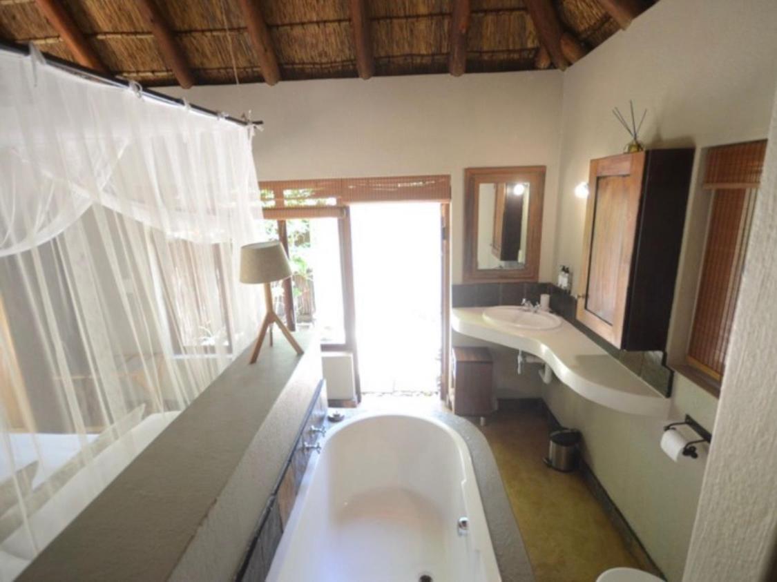 11 Raptors Lodge Hoedspruit Bagian luar foto